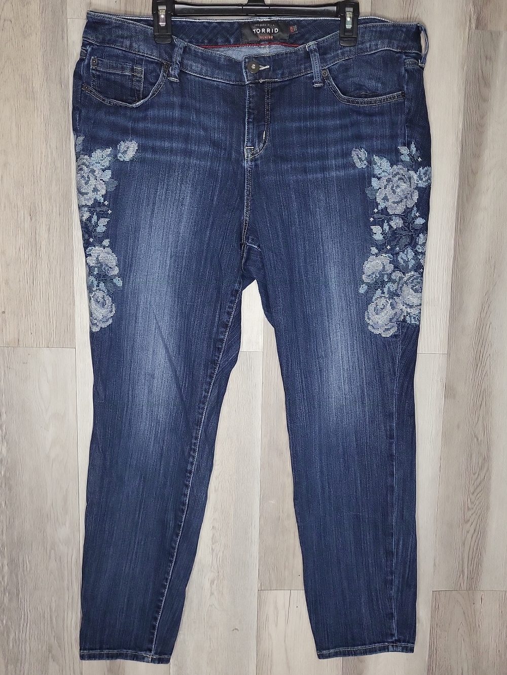 Torrid Premium Denim Skinny Jeans 20R Floral Embroidered Cross Stitch